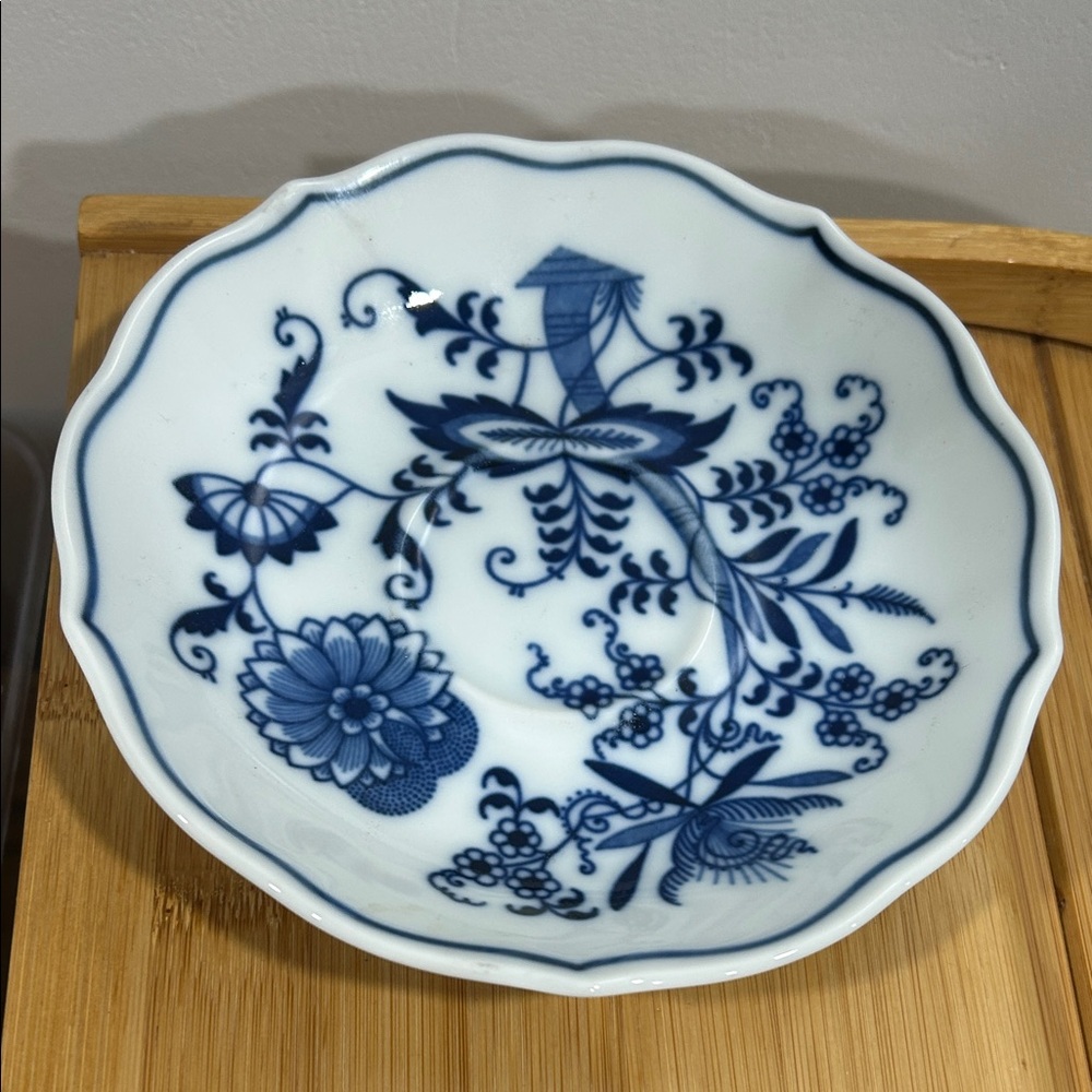 Blue Danube, Teacup and Saucer Set - Classic Floral Design - Picture 6 of 12